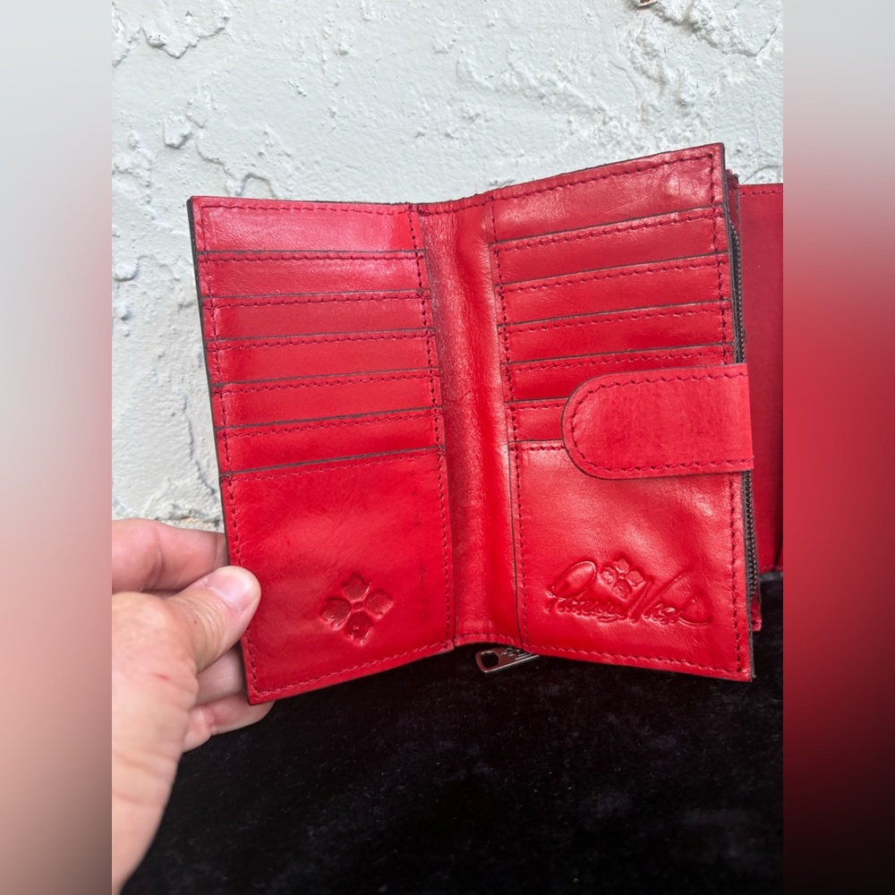 Patricia Nash Red Tooled Leather Wallet Floral Embossed Bifold - Picture 8 of 8